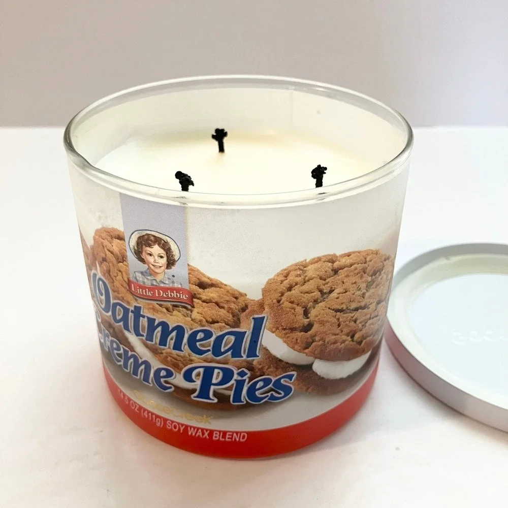 Goose Creek 3-Wick Candle 14.5 oz Soy Wax Blend Little Debbie Oatmeal Creme‎ Pie